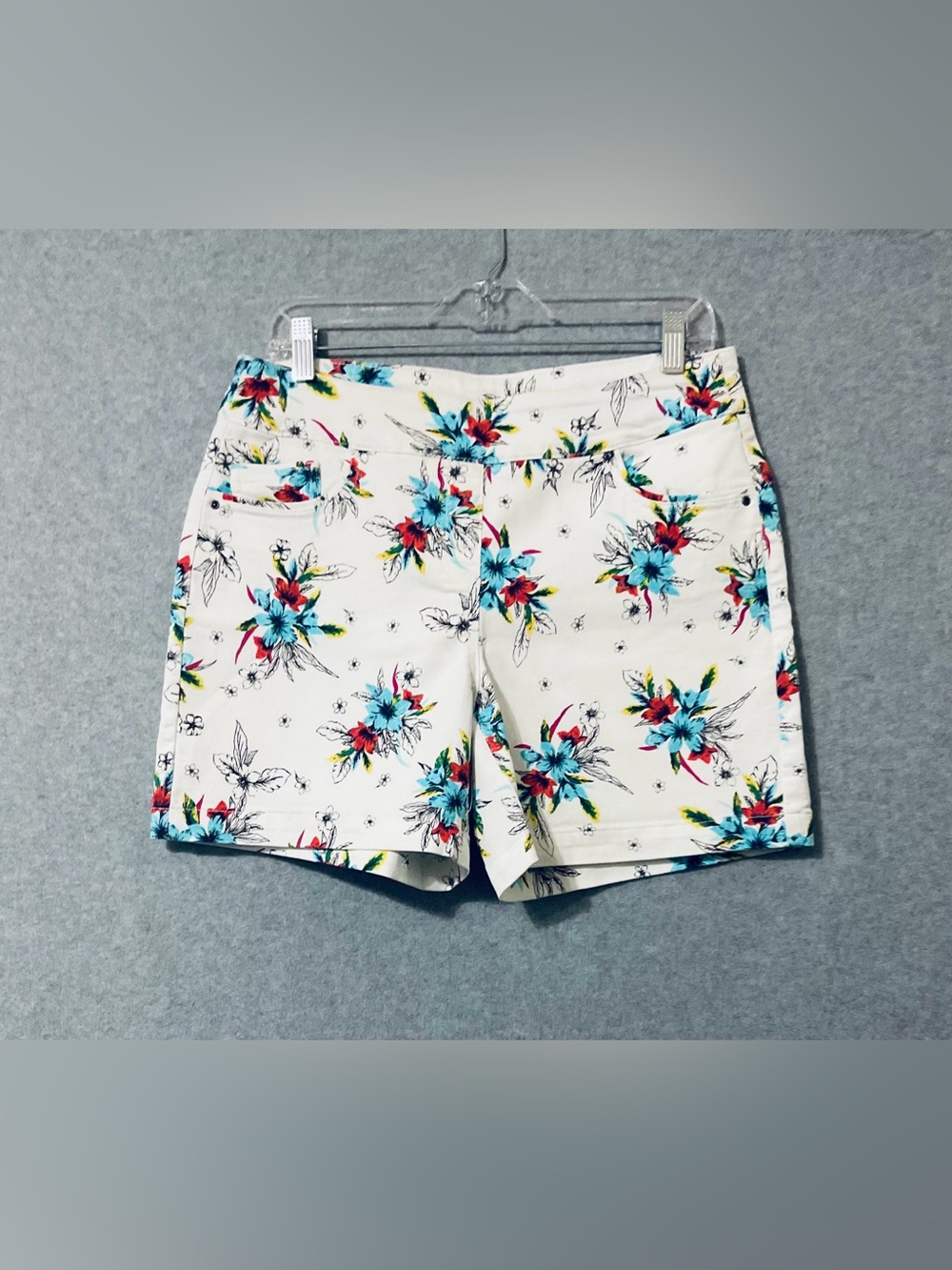 Westbound White Floral Print Women’s Shorts Sz 8